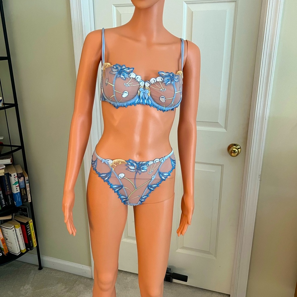 Simone Perele Blue Floral Embroidered Bra Set
